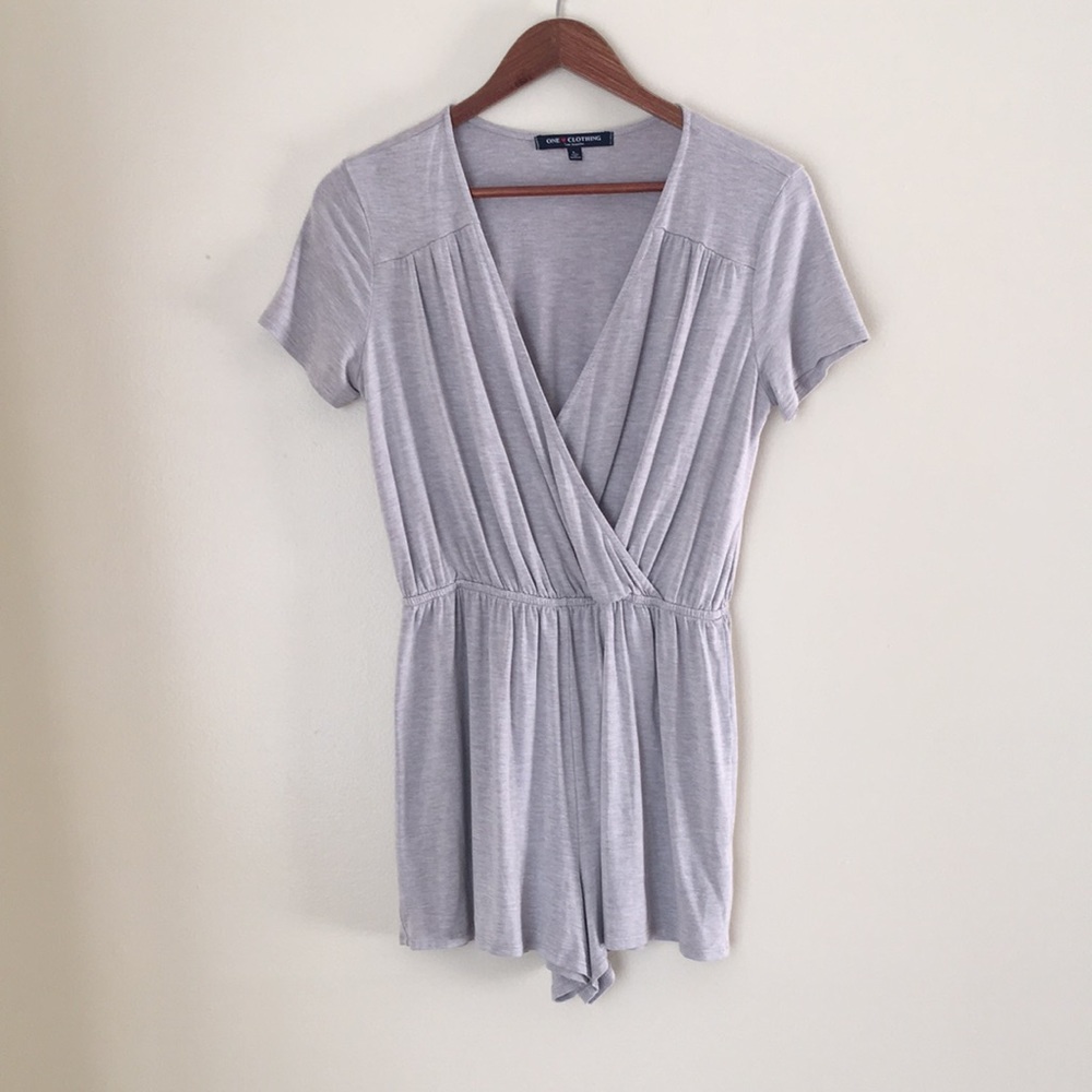 One Clothing Women’s Short Romper Size Large